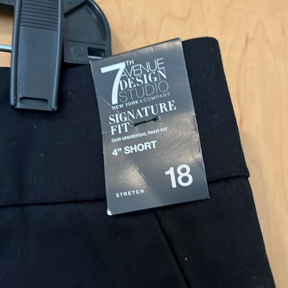 Women’s NY & CO black dressy shorts - size 18 - Picture 2 of 6